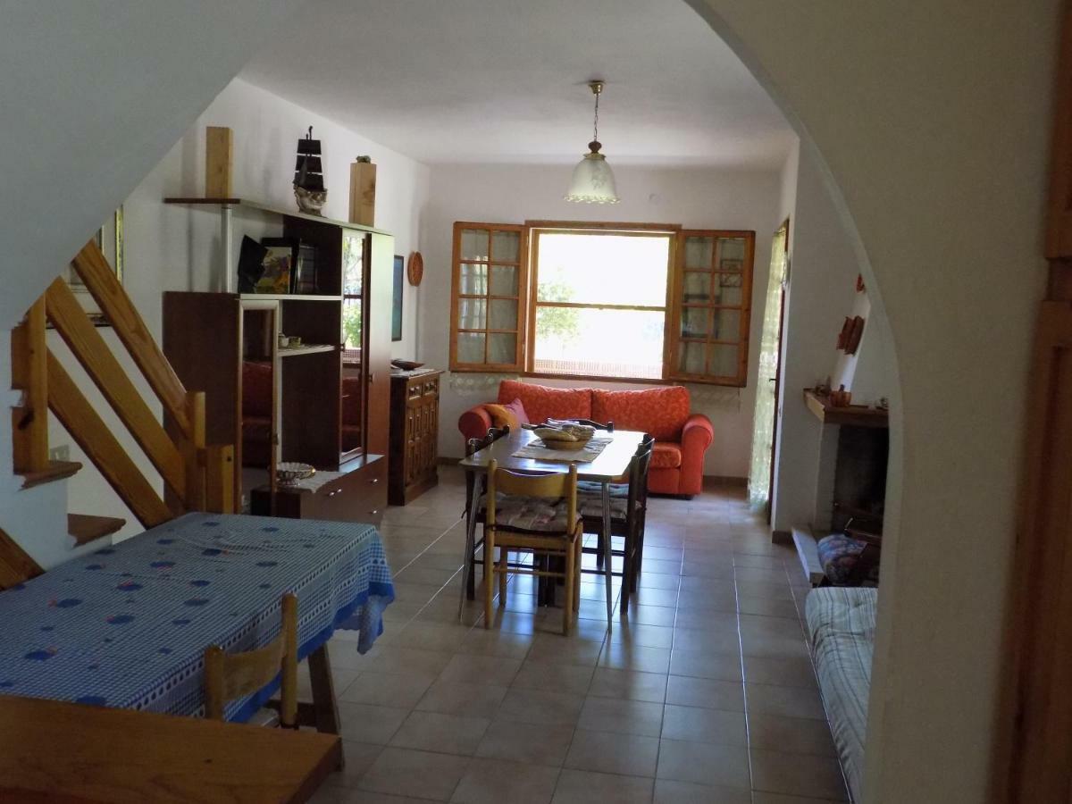 Casa Vacanze Gardenia Соланас Экстерьер фото